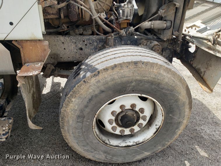 image for item GO9291 2003 International 2574 dump truck