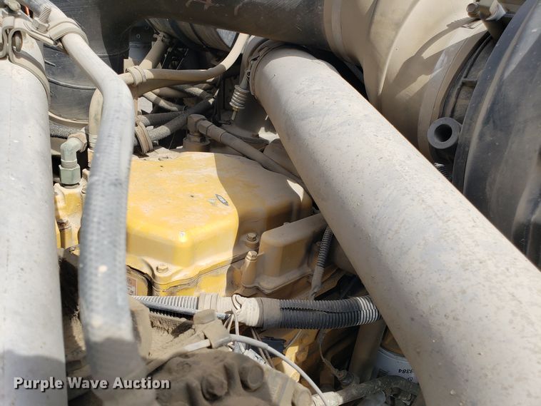 image for item GO9291 2003 International 2574 dump truck