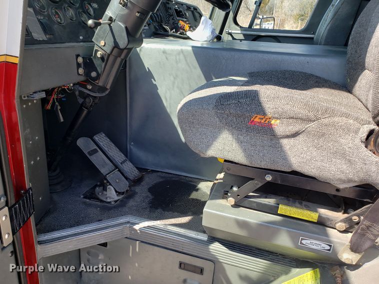 image for item GO9292 1995 E-one fire truck