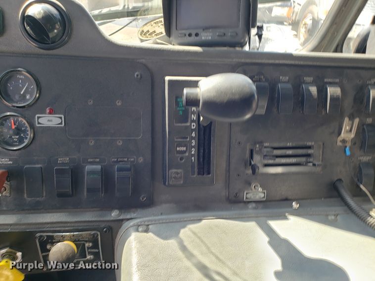 image for item GO9292 1995 E-one fire truck