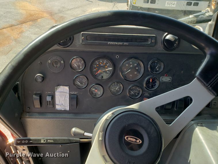 image for item GO9292 1995 E-one fire truck