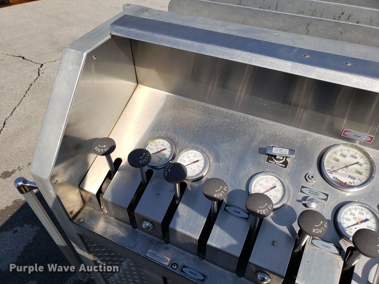 image for item GO9292 1995 E-one fire truck