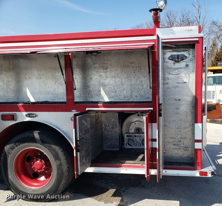 image for item GO9292 1995 E-one fire truck