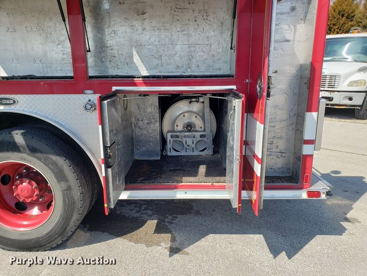 image for item GO9292 1995 E-one fire truck