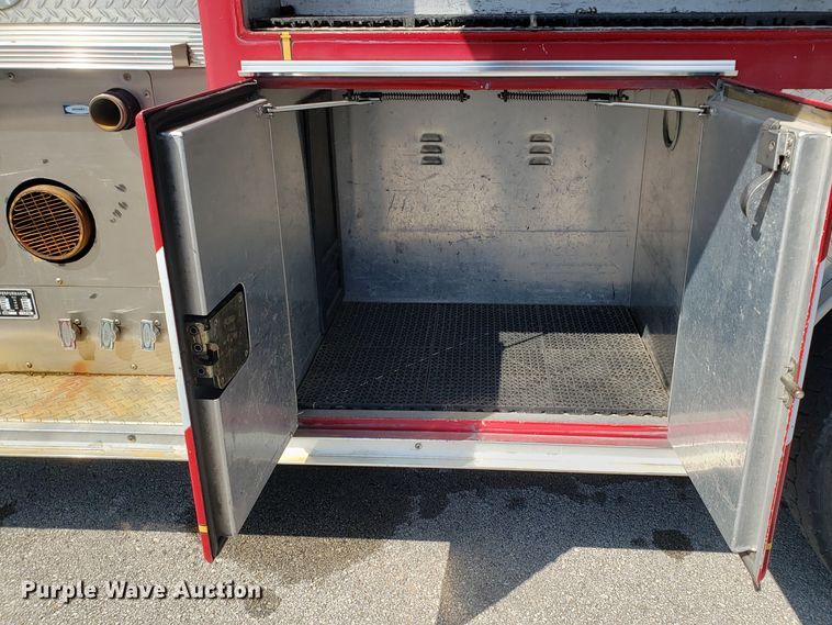 image for item GO9292 1995 E-one fire truck