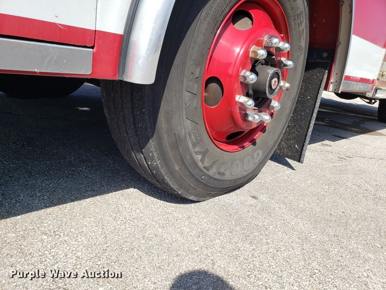 image for item GO9292 1995 E-one fire truck