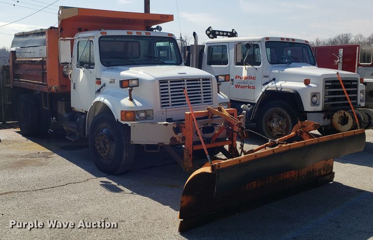 image for item GO9293 1997 International 4900 dump truck