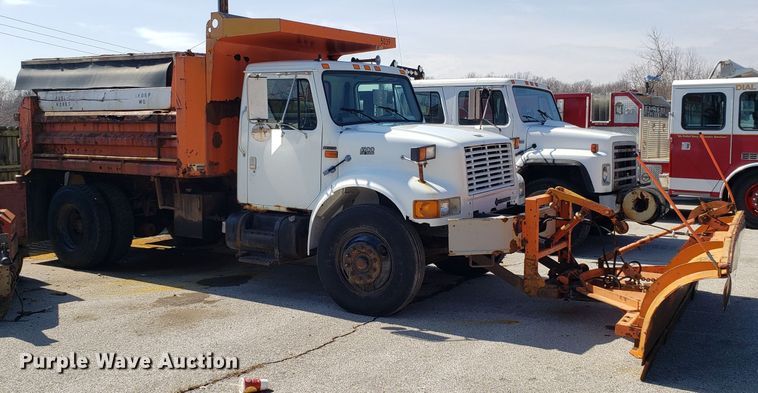image for item GO9293 1997 International 4900 dump truck