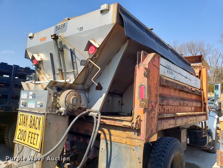 image for item GO9293 1997 International 4900 dump truck