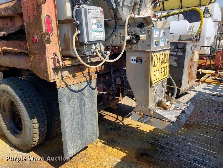 image for item GO9293 1997 International 4900 dump truck