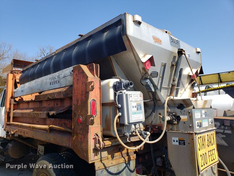 image for item GO9293 1997 International 4900 dump truck