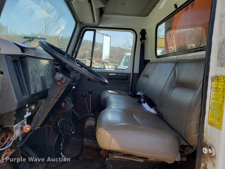 image for item GO9293 1997 International 4900 dump truck