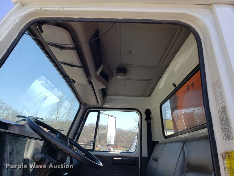 image for item GO9293 1997 International 4900 dump truck