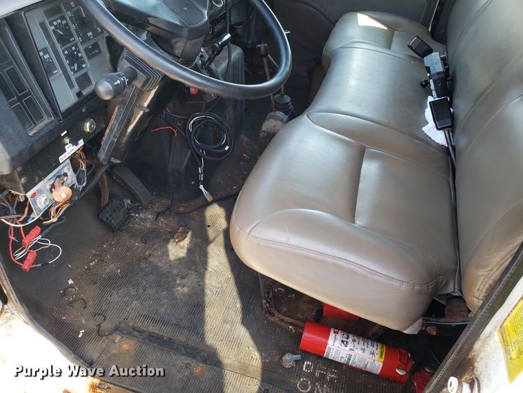 image for item GO9293 1997 International 4900 dump truck