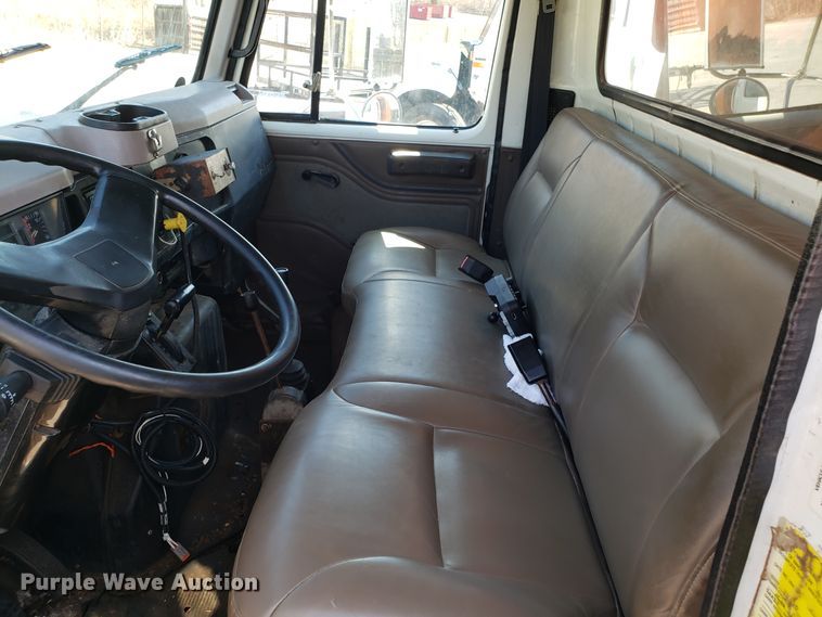 image for item GO9293 1997 International 4900 dump truck