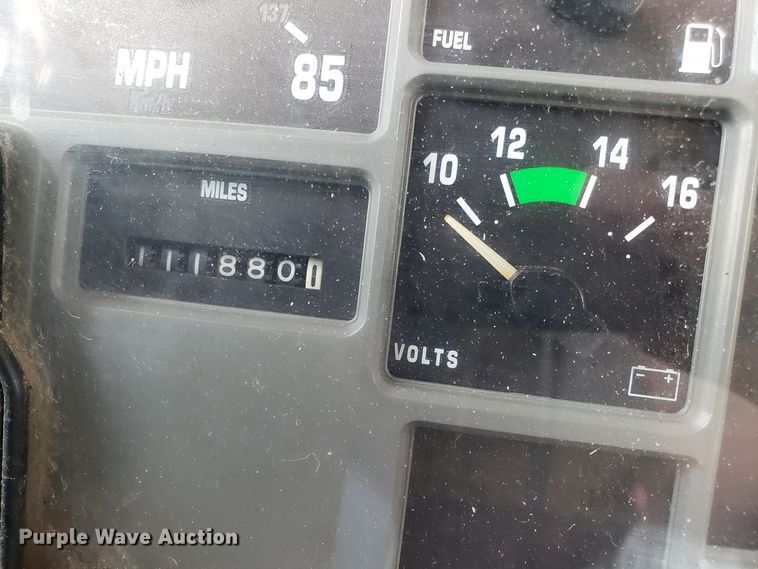 image for item GO9293 1997 International 4900 dump truck