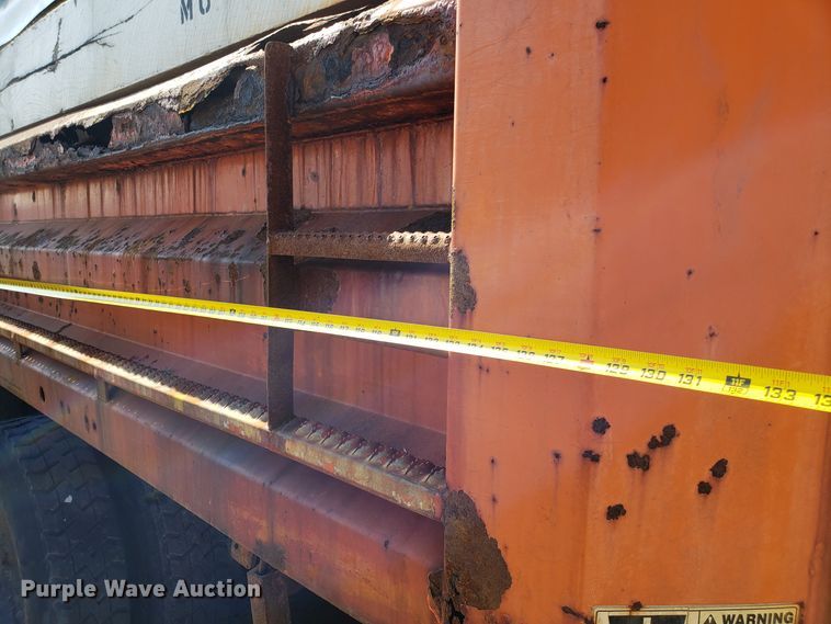 image for item GO9293 1997 International 4900 dump truck