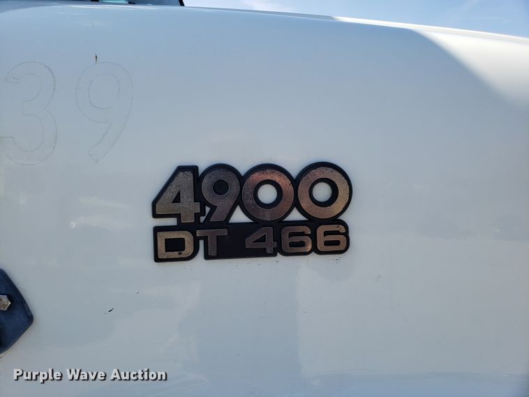 image for item GO9293 1997 International 4900 dump truck