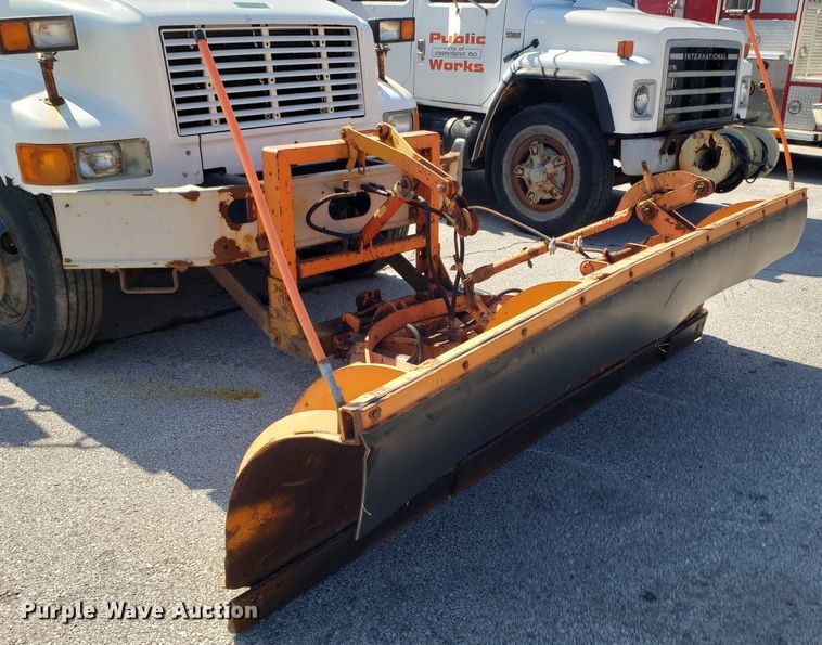 image for item GO9293 1997 International 4900 dump truck