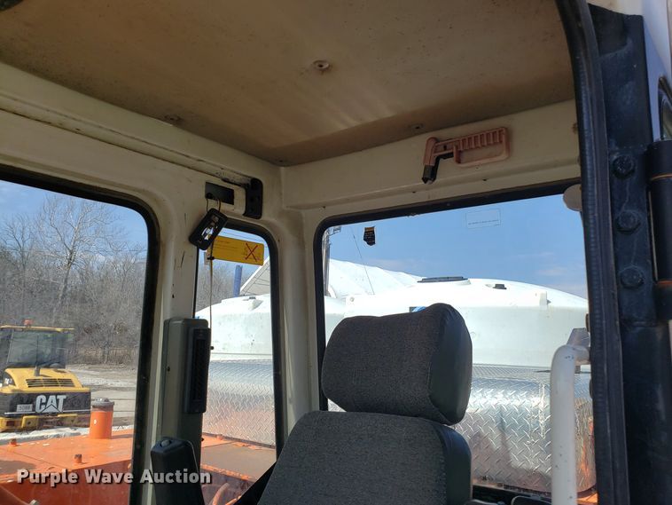 image for item GO9294 1999 Daewoo Solar 170W-III rubber tired excavator