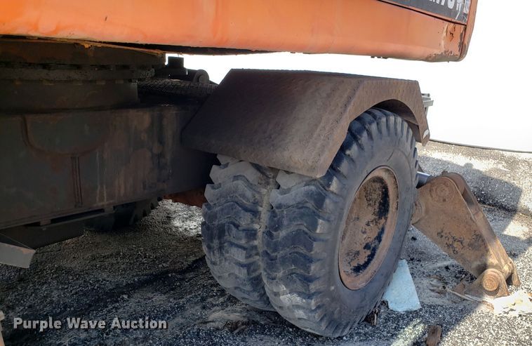 image for item GO9294 1999 Daewoo Solar 170W-III rubber tired excavator