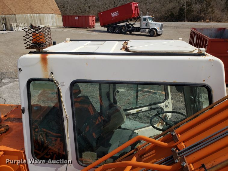 image for item GO9294 1999 Daewoo Solar 170W-III rubber tired excavator