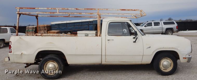 image for item GO9987 1980 Dodge Custom 150  pickup truck