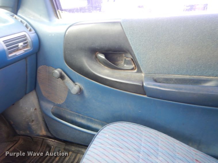 image for item GO9988 1993 Ford Ranger  pickup truck