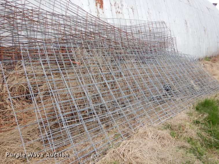 image for item GP9010 Approximately 20 hog panels