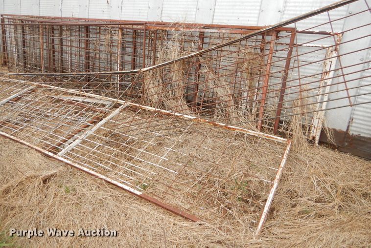 image for item GP9010 Approximately 20 hog panels