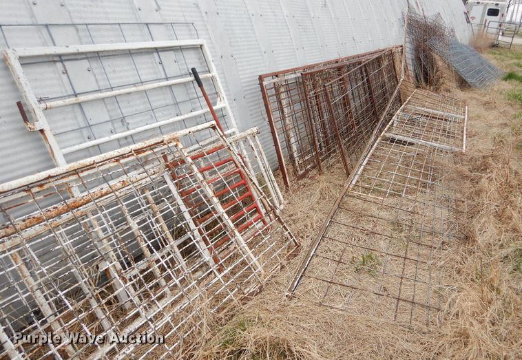 image for item GP9010 Approximately 20 hog panels