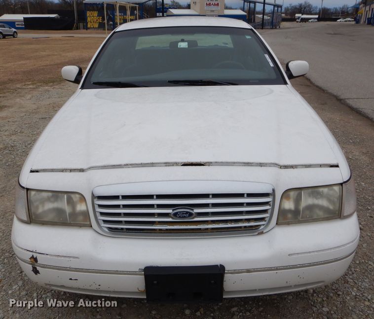 image for item GP9013 2000 Ford Crown Victoria
