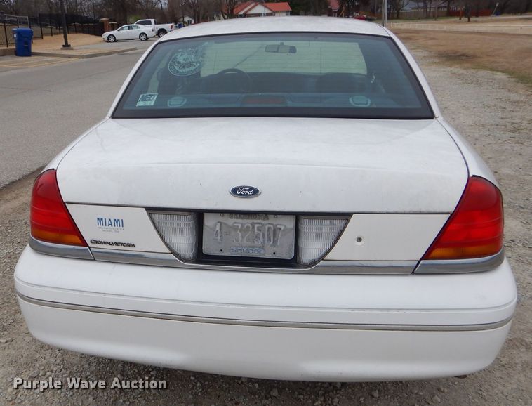 image for item GP9013 2000 Ford Crown Victoria