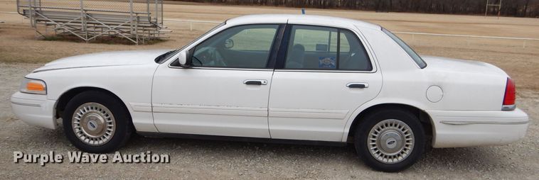 image for item GP9013 2000 Ford Crown Victoria