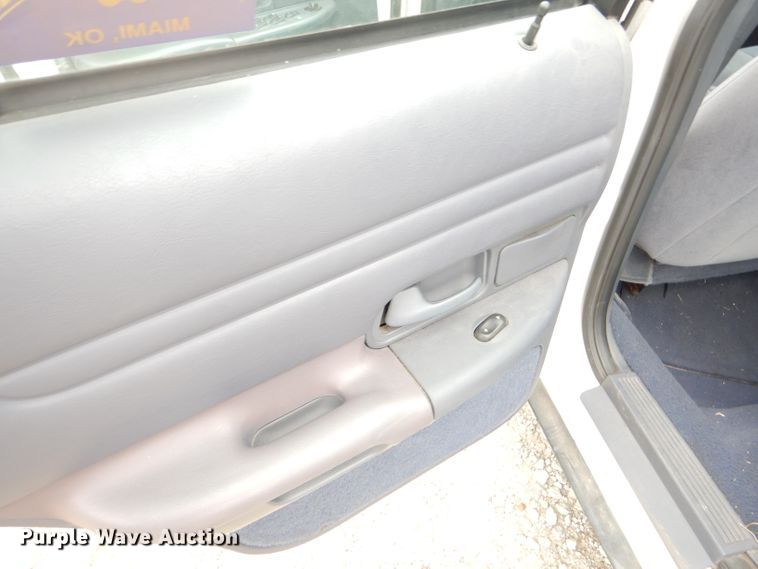 image for item GP9013 2000 Ford Crown Victoria