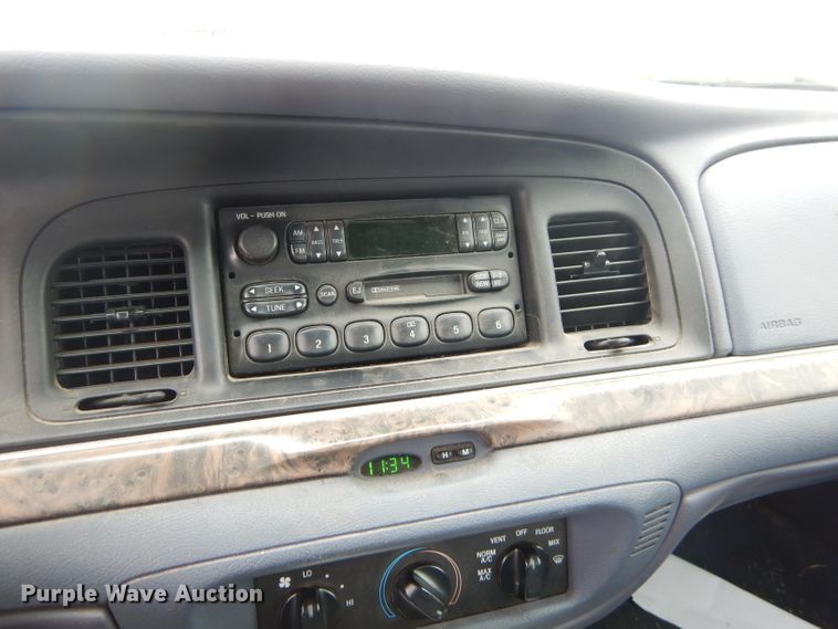 image for item GP9013 2000 Ford Crown Victoria