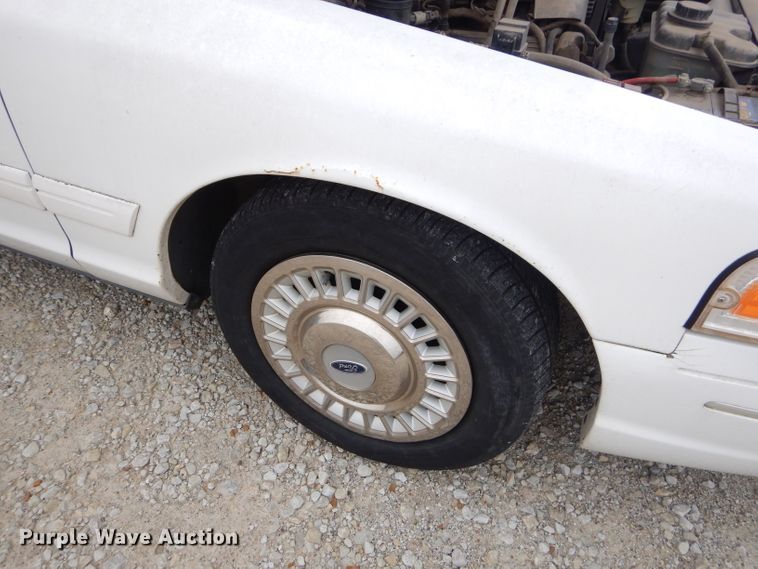 image for item GP9013 2000 Ford Crown Victoria