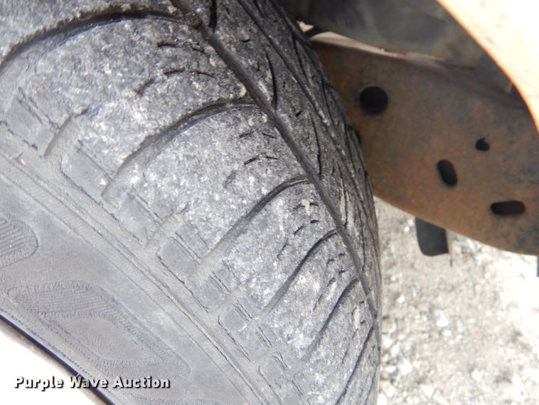 image for item GP9013 2000 Ford Crown Victoria