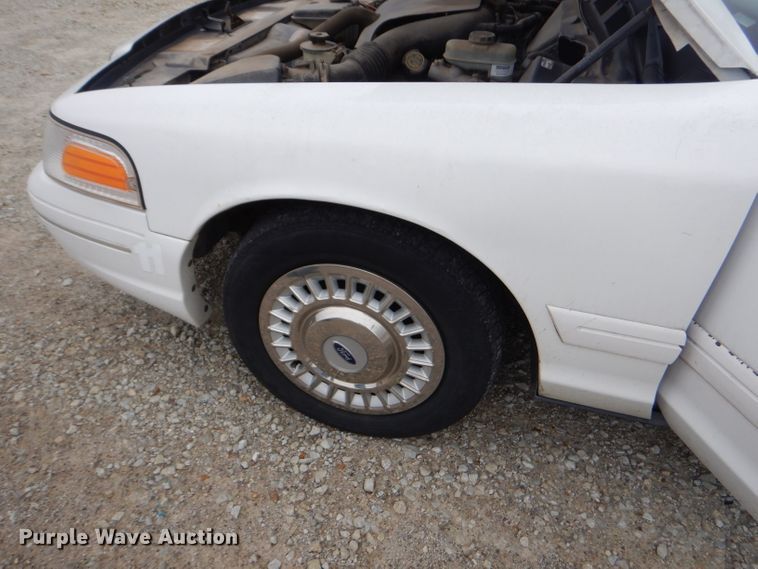 image for item GP9013 2000 Ford Crown Victoria