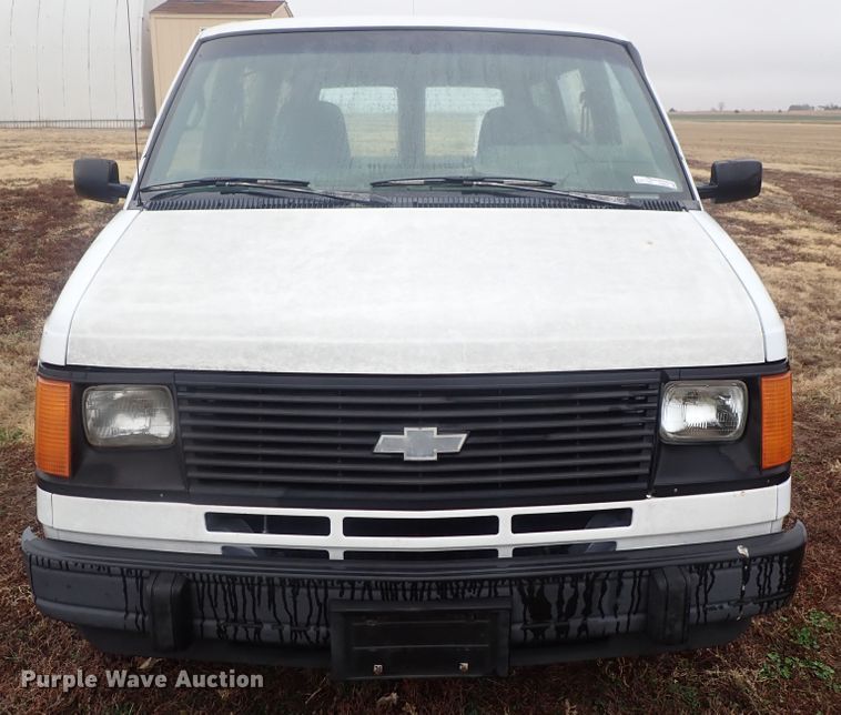 image for item GQ9983 1992 Chevrolet Astro van