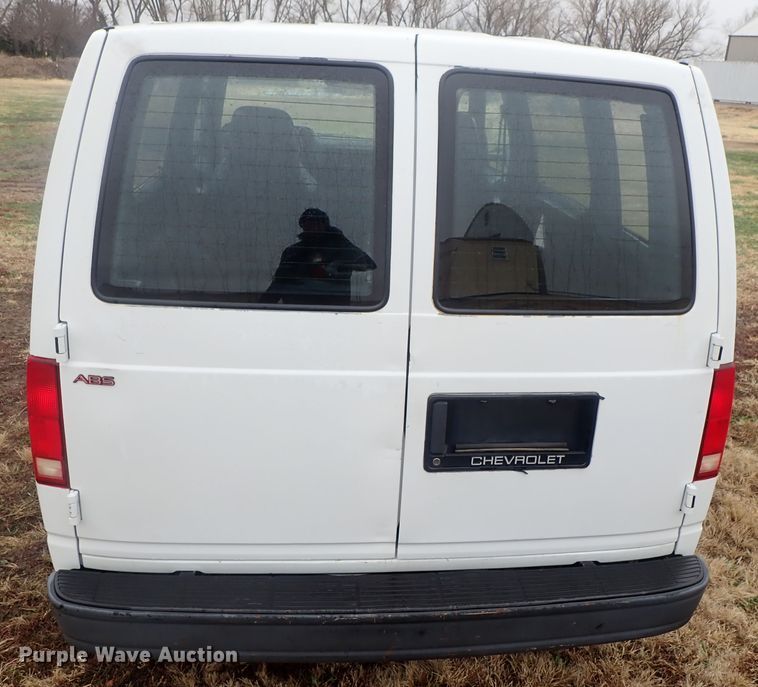 image for item GQ9983 1992 Chevrolet Astro van