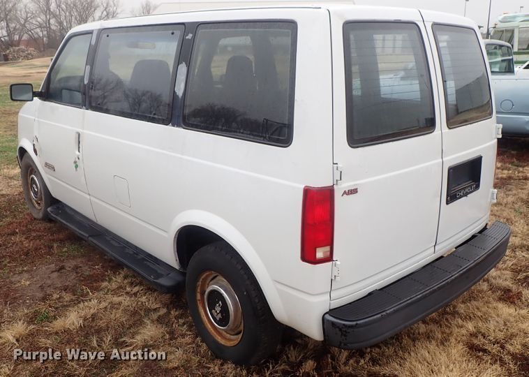 image for item GQ9983 1992 Chevrolet Astro van