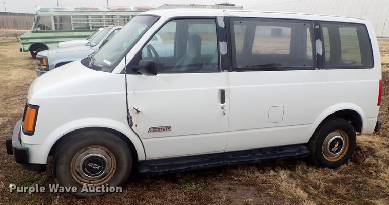 image for item GQ9983 1992 Chevrolet Astro van