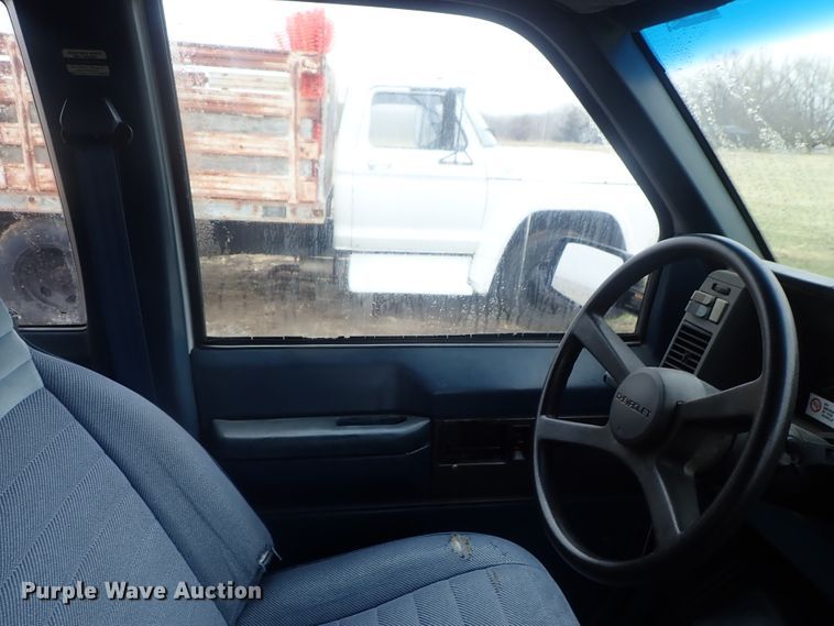 image for item GQ9983 1992 Chevrolet Astro van