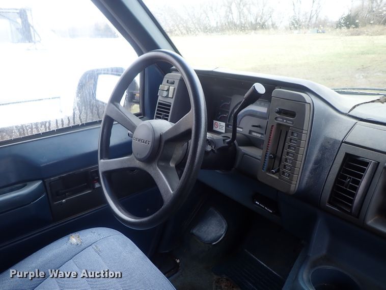image for item GQ9983 1992 Chevrolet Astro van