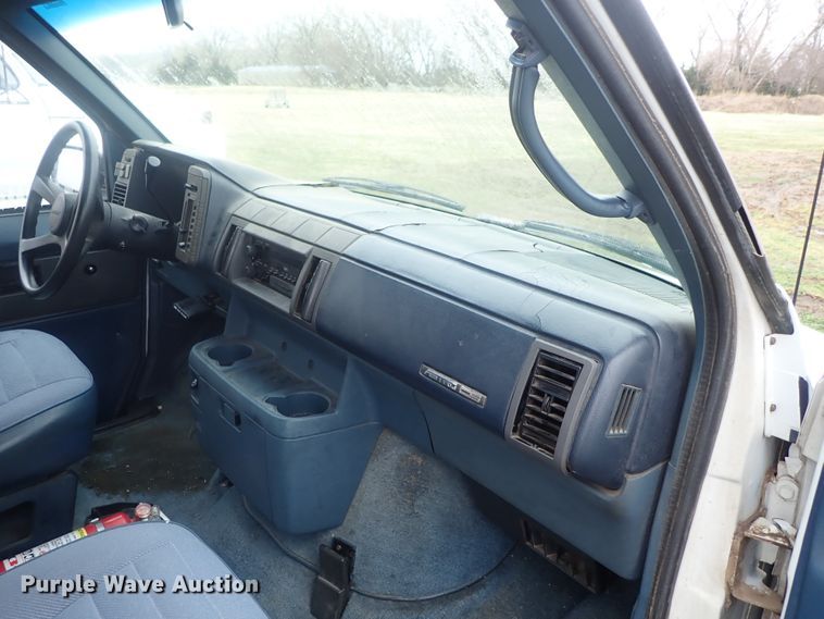 image for item GQ9983 1992 Chevrolet Astro van