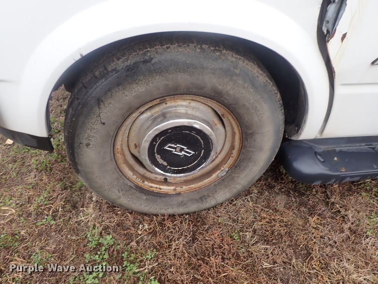 image for item GQ9983 1992 Chevrolet Astro van