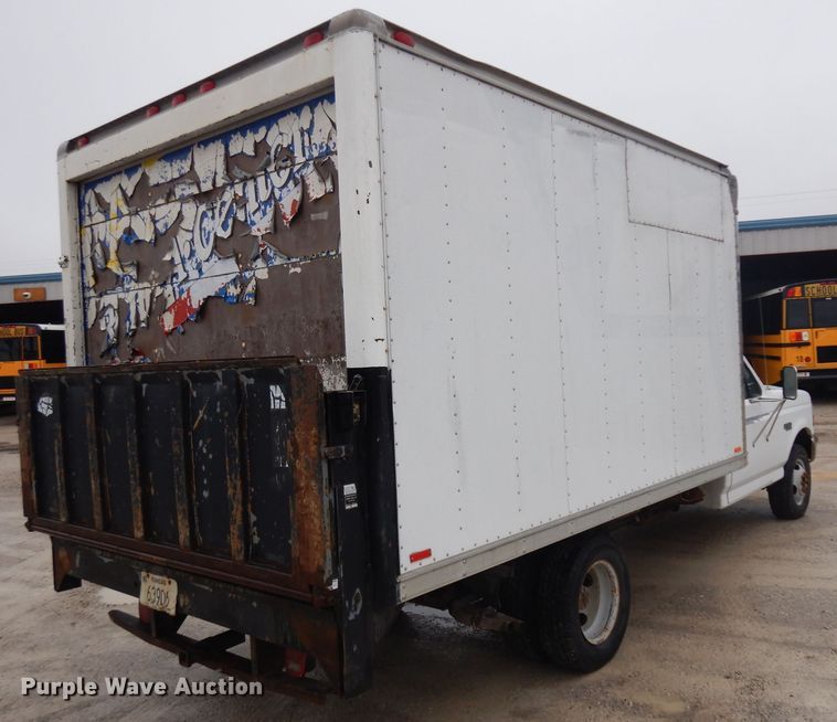 image for item GX9979 1997 Ford F350 box truck