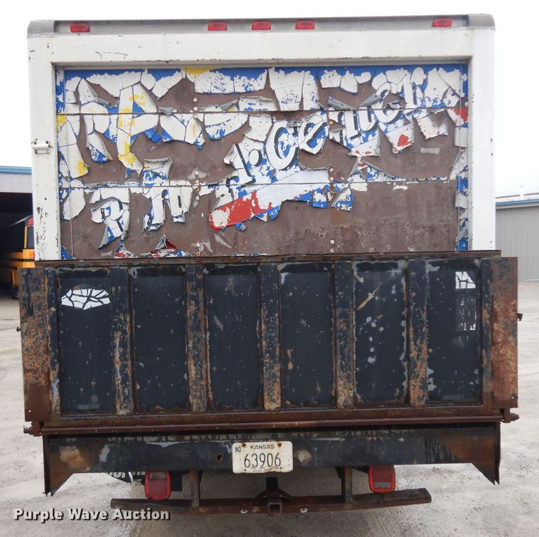 image for item GX9979 1997 Ford F350 box truck