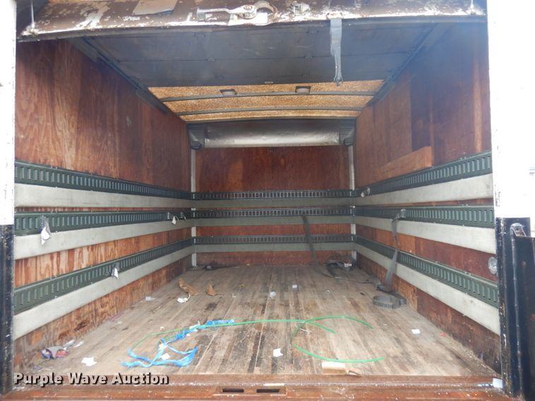 image for item GX9979 1997 Ford F350 box truck